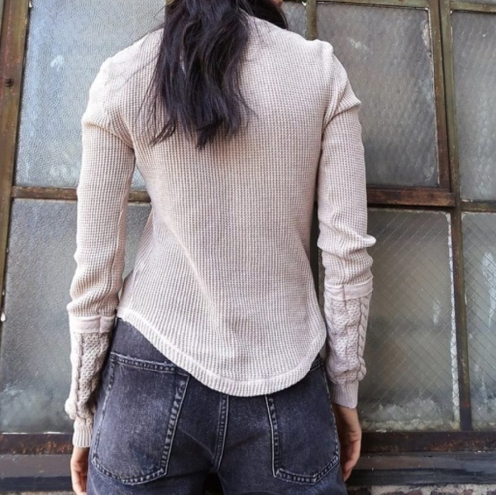 Free People Oakley Thermal Henley Top V Neck LS Mixed Knits Sand Size Small NWT - Picture 4 of 16